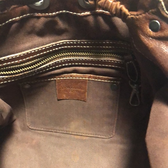 COPY - Abercrombie and Fitch Distressed Leather Bag - Picture 14 of 14